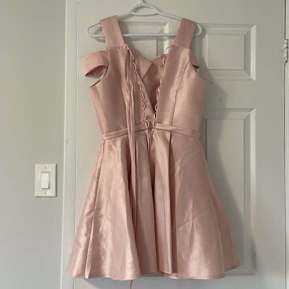 Mini pink dress - Picture 2 of 5